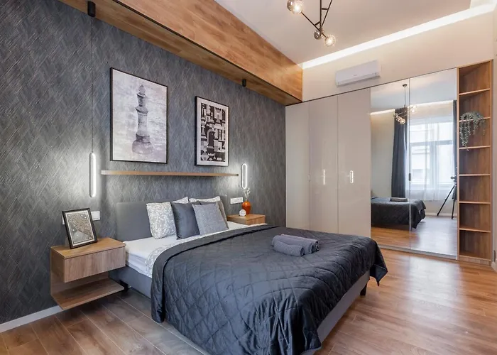 Exclusive Dohany Apartment With Balcony Next To The New York Cafe
